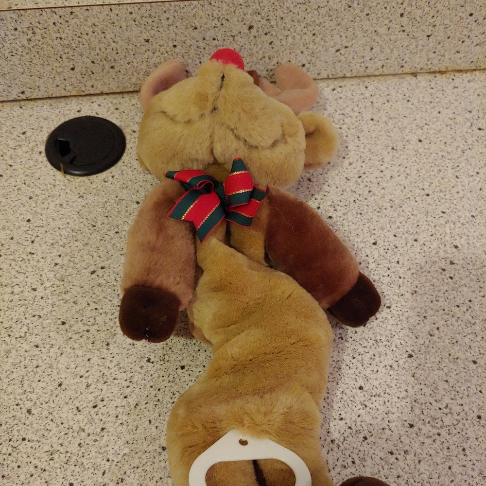 Reindeer who play music JINGLE BELLS